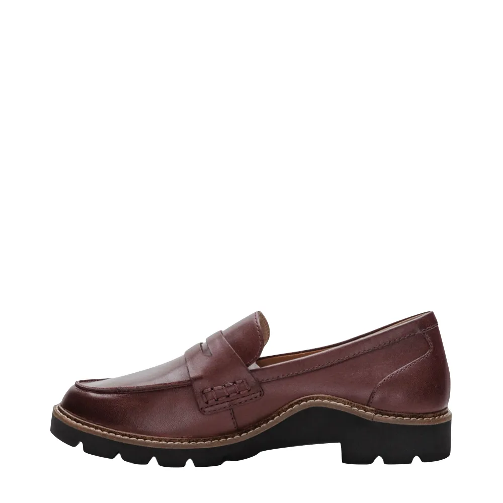 Aetrex Women's Collette Leather Loafer in Burgundy